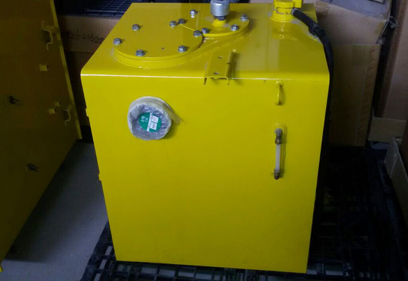 PC300-7液压油箱